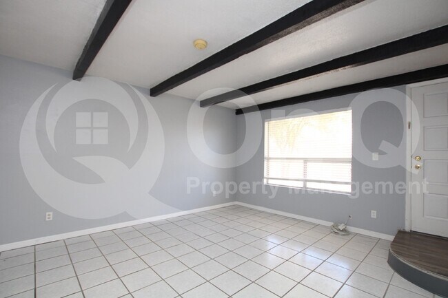 2211 W Turney Ave Phoenix, AZ 85015 photo 4