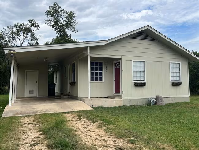 806 West 8th Street, Taylor, TX 76574 photo 2