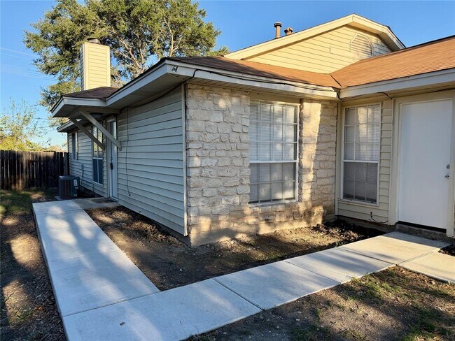 1510 S Medina St photo 3
