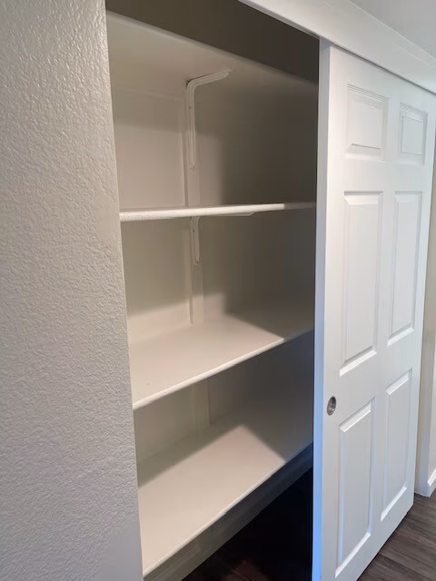 Cedarwood Apartments photo 5