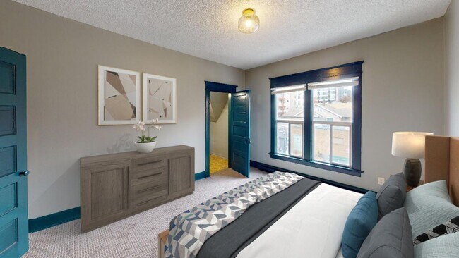 6307-6321 Roosevelt Way NE Seattle, WA 98115 photo 4