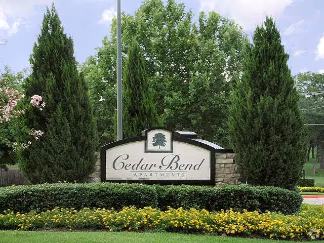 Cedar Bend Apartments photo 3