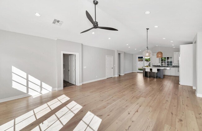4024 East Clarendon Avenue, Phoenix, AZ 85018 photo 5