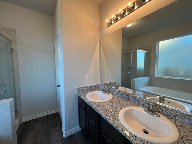 8120 Sycamore Brook Dr photo 5