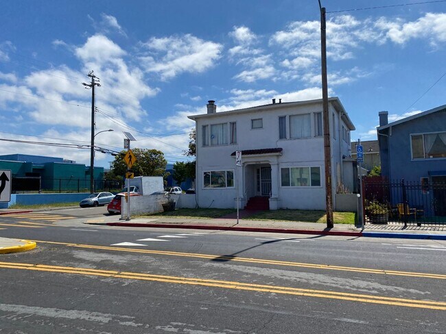 3236 Market Street, Oakland, CA 94608 photo 3