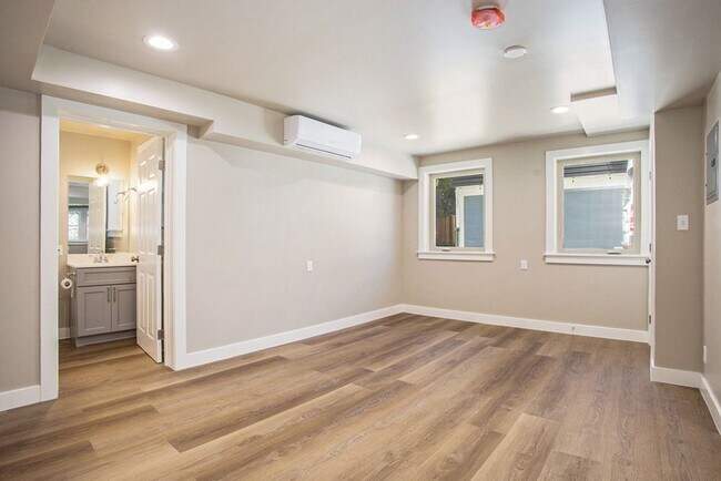 1523 Verdi St Alameda, CA 94501 photo 3