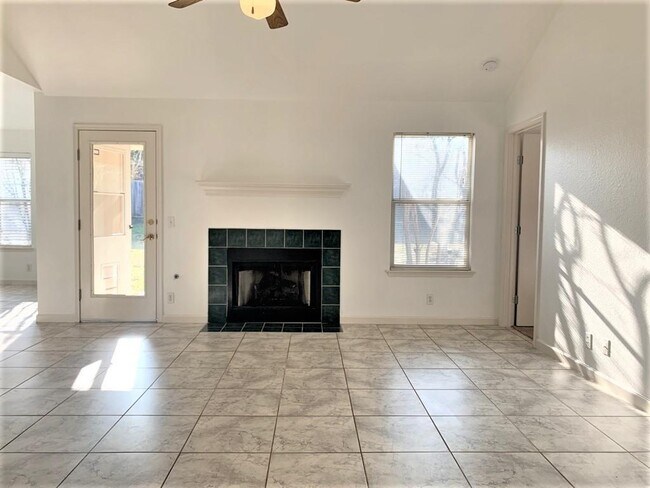 1604 Southwestern Blvd Georgetown, TX 78626 photo 5