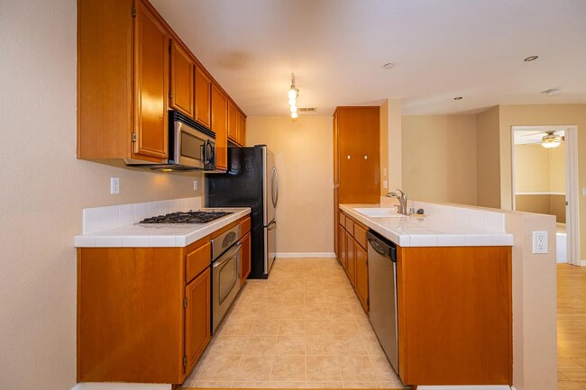 9728 Marilla Dr Lakeside, CA 92040 photo 3