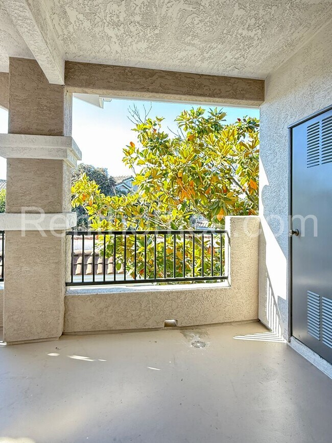 10782 Sabre Hills Dr photo 5