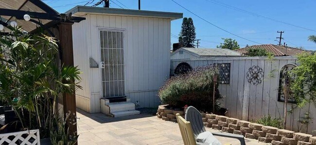 1416 L Ave National City, CA 91950 photo 4