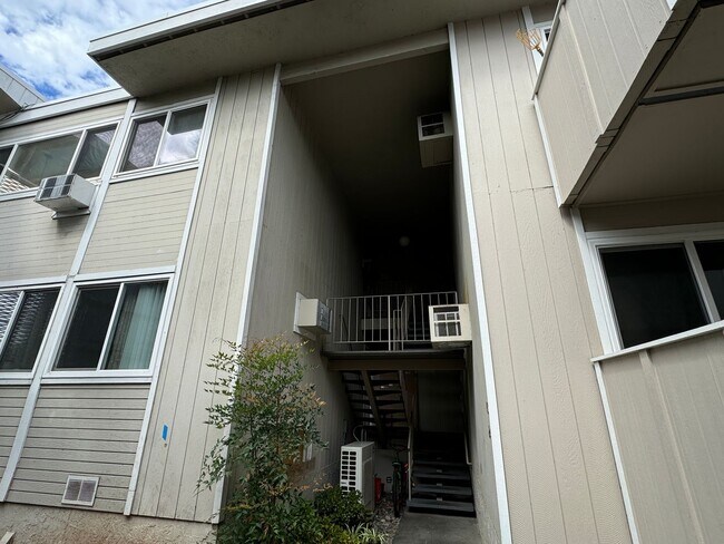1898 Meridian Ave San Jose, CA 95125 photo 3