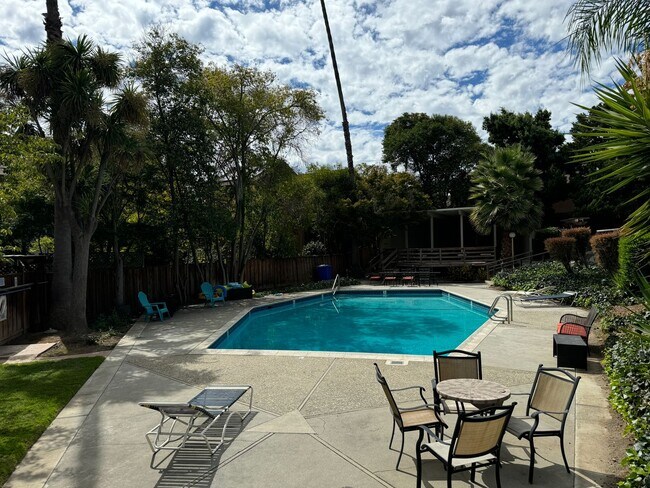 1898 Meridian Ave San Jose, CA 95125 photo 4