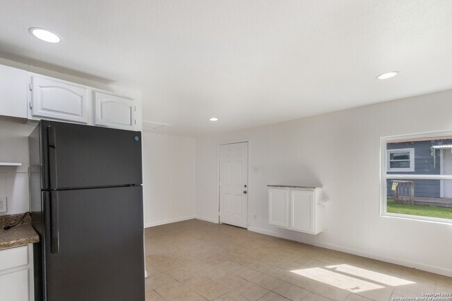 234 Readwell Dr San Antonio, TX 78220 photo 5