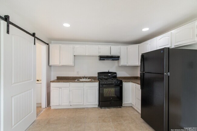 234 Readwell Dr San Antonio, TX 78220 photo 4