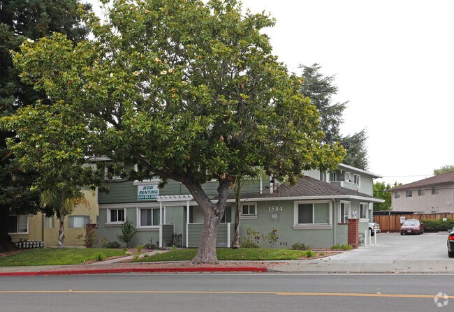 1584 Hollenbeck photo 2