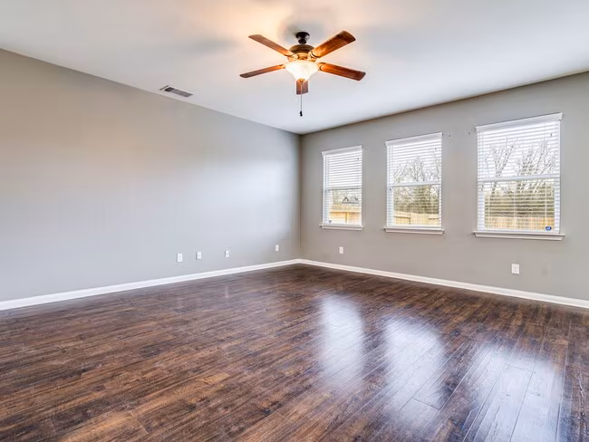 216 Isabel Ln Kyle, TX 78640 photo 5