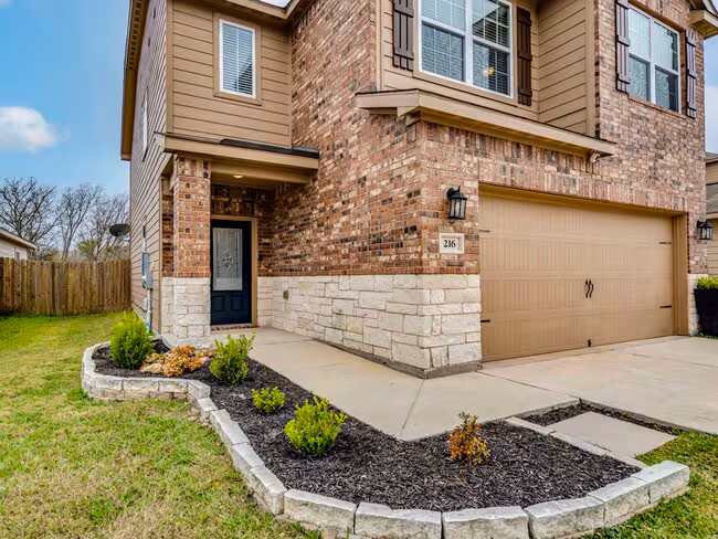 216 Isabel Ln Kyle, TX 78640 photo 3