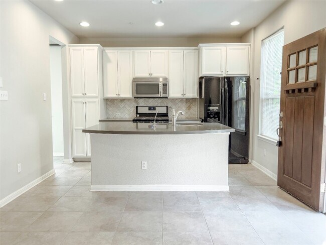 7220 Wyoming Springs Dr Round Rock, TX 78681 photo 5