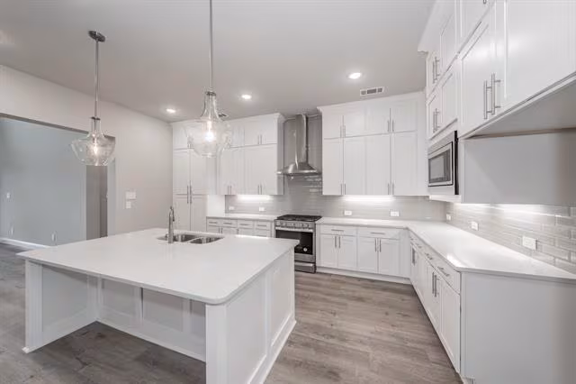 12994 Averi Ln Farmers Branch, TX 75234 photo 2
