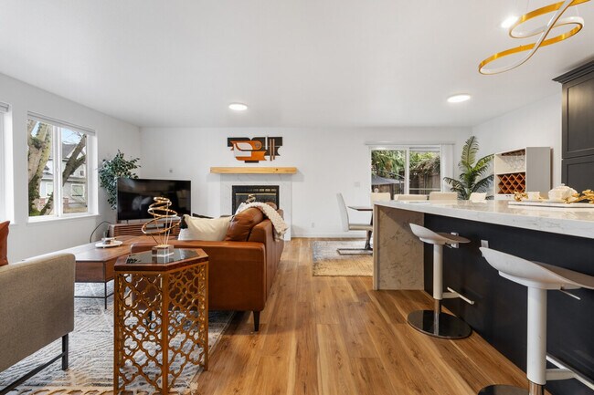 705 24th Ave Seattle, WA 98122 photo 3
