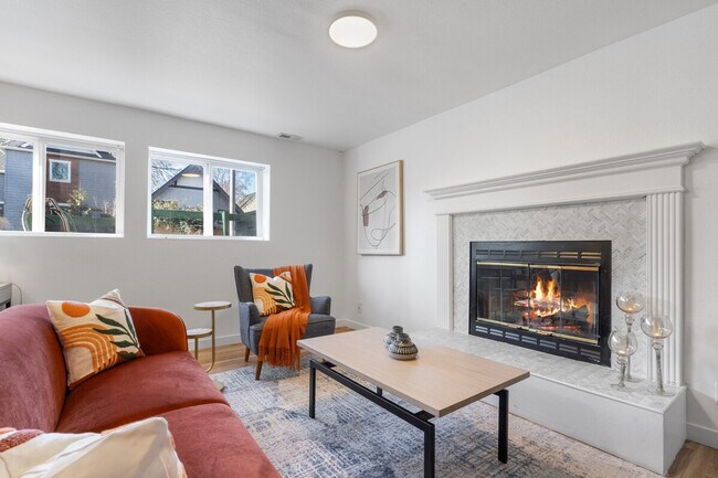 705 24th Ave Seattle, WA 98122 photo 2