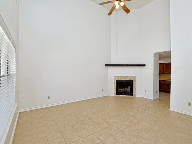 803 Valley View Drive, Pflugerville, TX 78660 photo 4