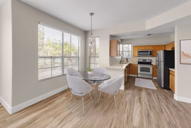 Great 1 Bedroom Condo In Chandler photo 3