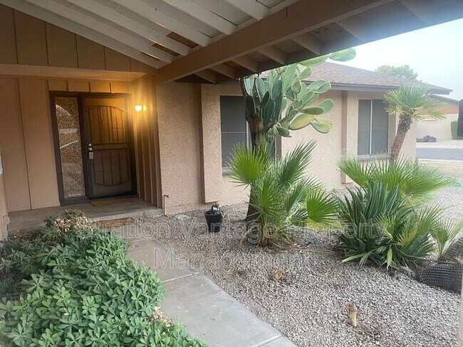 1538 E Mcnair Dr photo 3