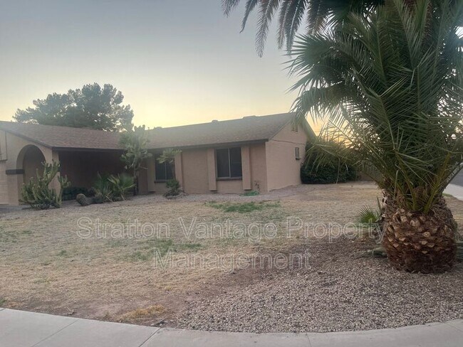1538 E Mcnair Dr photo 4