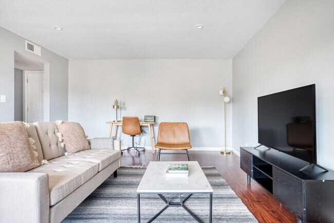 Arlington Apartments photo 3