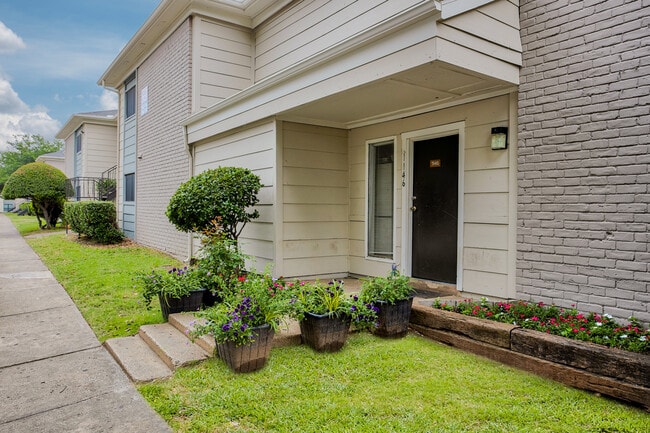 Zara Apartment Homes photo 2
