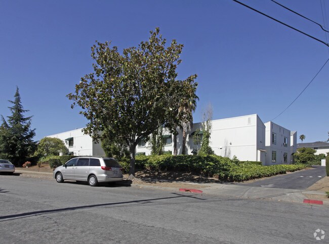 Wooddale Apartments photo 2