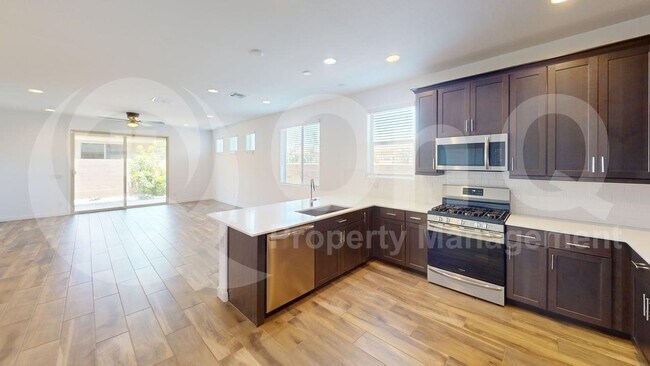 17108 West Fallen Leaf Lane, Surprise, AZ 85387 photo 2