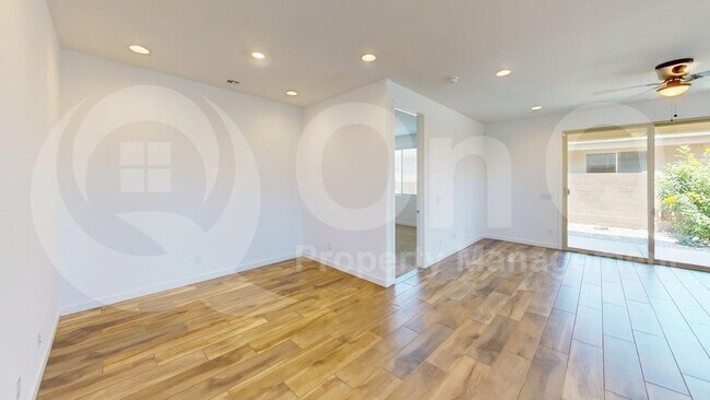17108 West Fallen Leaf Lane, Surprise, AZ 85387 photo 5