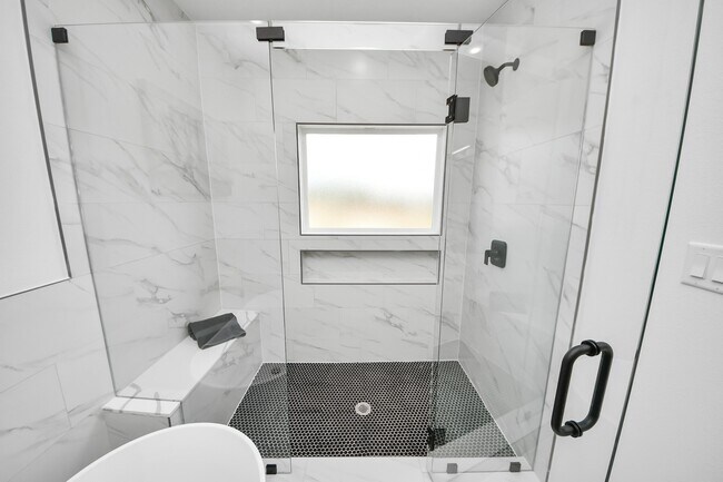 2434 Harrington Street, Houston, TX 77026 photo 3
