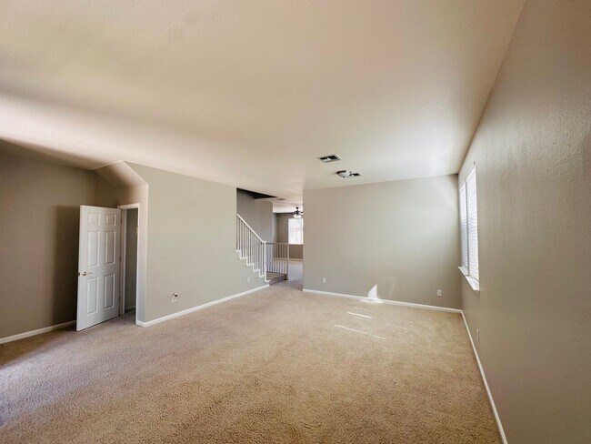 2403 Clemente Ln Tracy, CA 95377 photo 3