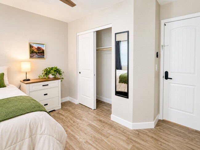 3757 W Joan De Arc Ave Phoenix, AZ 85029 photo 3