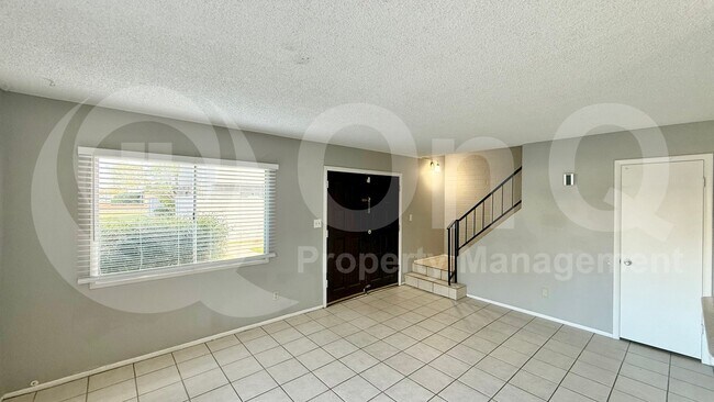 5312 West Hearn Road, Glendale, AZ 85306 photo 2