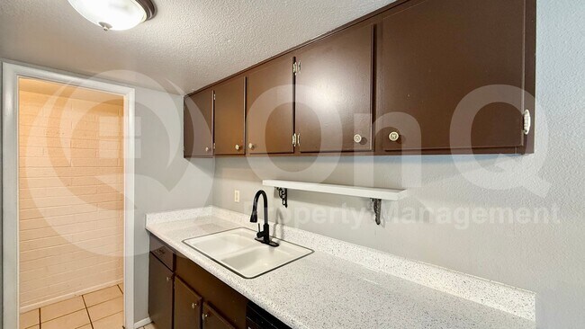 5312 West Hearn Road, Glendale, AZ 85306 photo 5