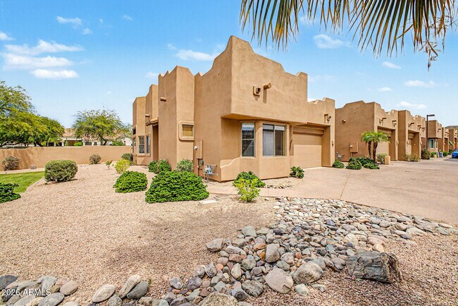 6540 E Redmont Dr Mesa, AZ 85215 photo 2