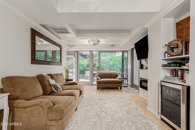 7137 E Rancho Vista Dr Scottsdale, AZ 85251 photo 2