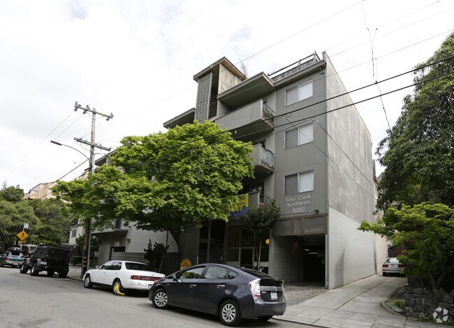 3080 Richmond Boulevard, Oakland, CA 94611 photo 2