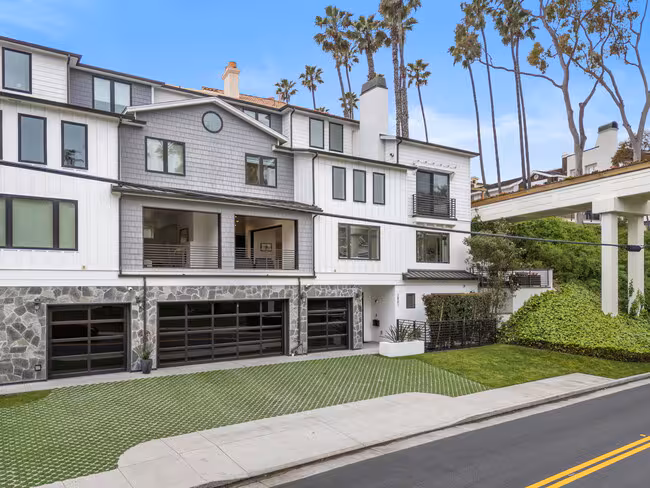 2801 Bayside Dr Corona Del Mar, CA 92625 photo 2