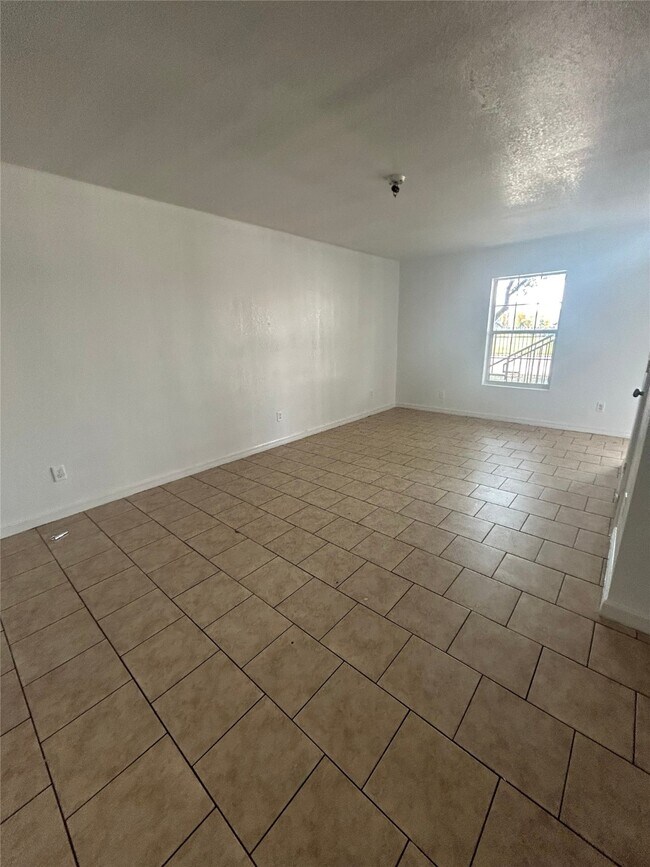7201 Hallshire Dr photo 5