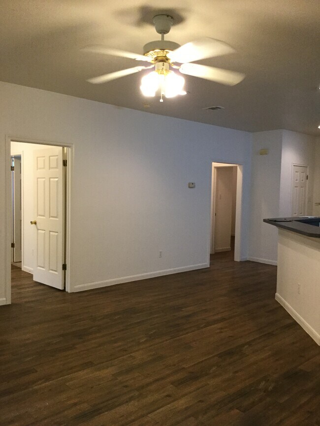 3104 Northwest Blvd Georgetown, TX 78628 photo 4
