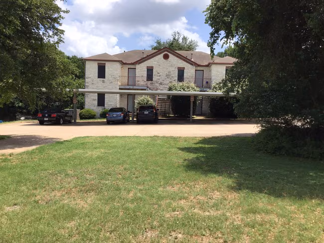 3104 Northwest Blvd Georgetown, TX 78628 photo 2