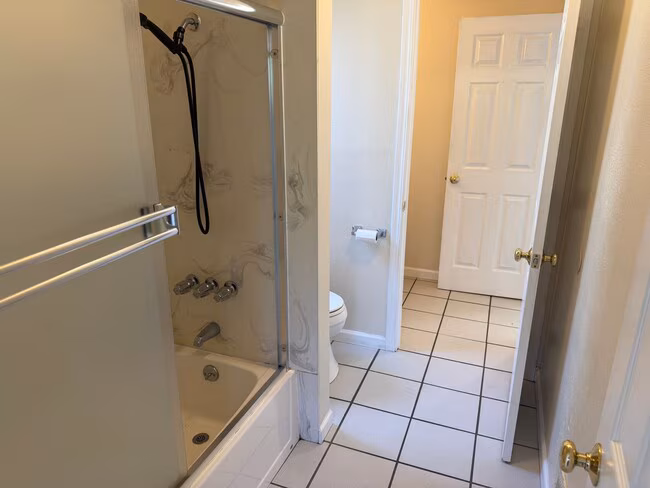 2225 Hillsborough Ct photo 4