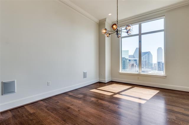 2555 N Pearl St Dallas, TX 75201 photo 3
