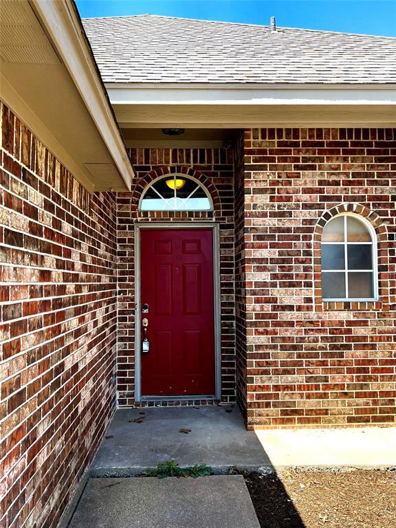 537 Meadowcrest Drive, Burleson, TX 76028 photo 2