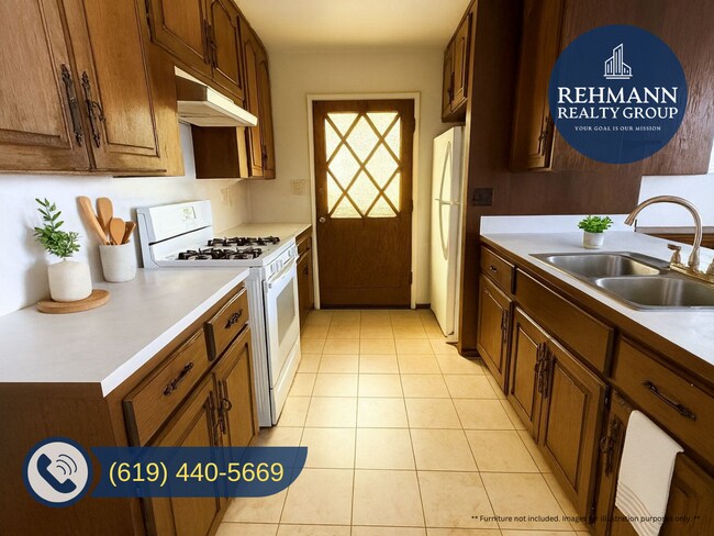 4235 Kendall St San Diego, CA 92109 photo 4